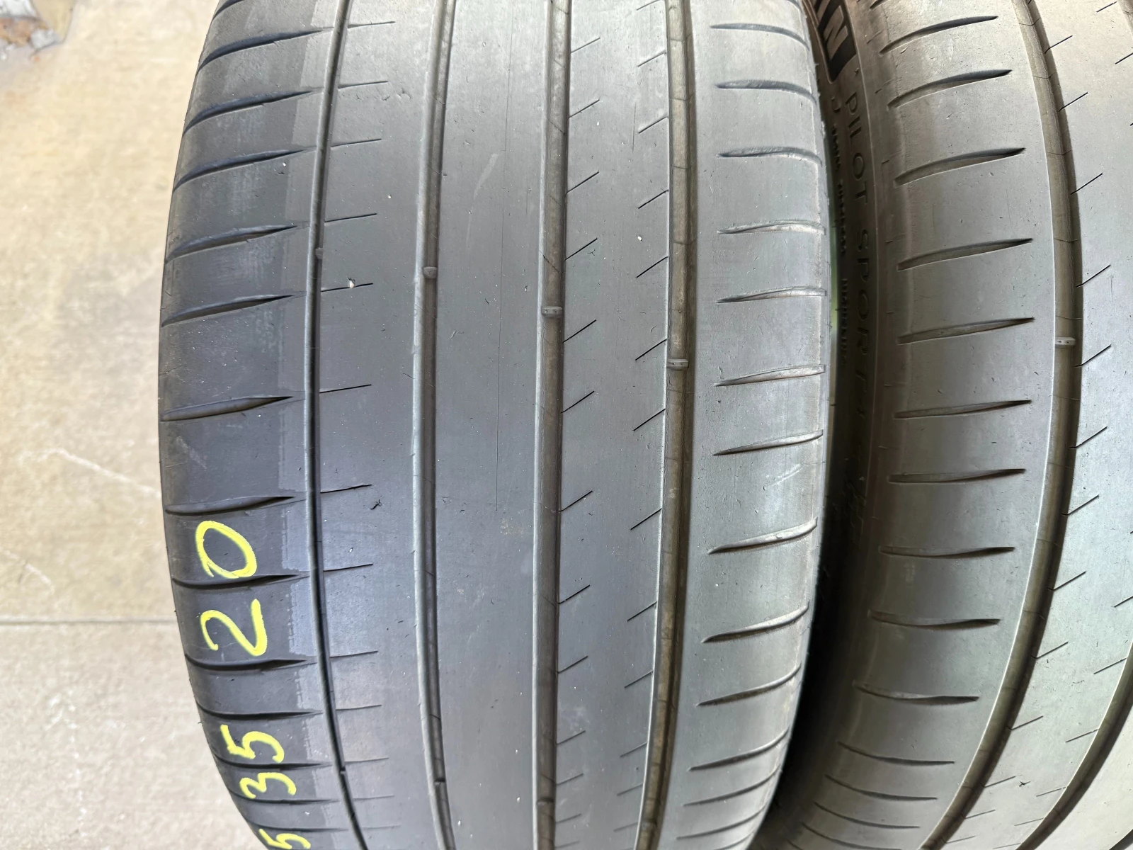 Гуми Летни 285/35R20, снимка 2 - Гуми и джанти - 54928131