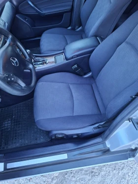 Mercedes-Benz C 220, снимка 12