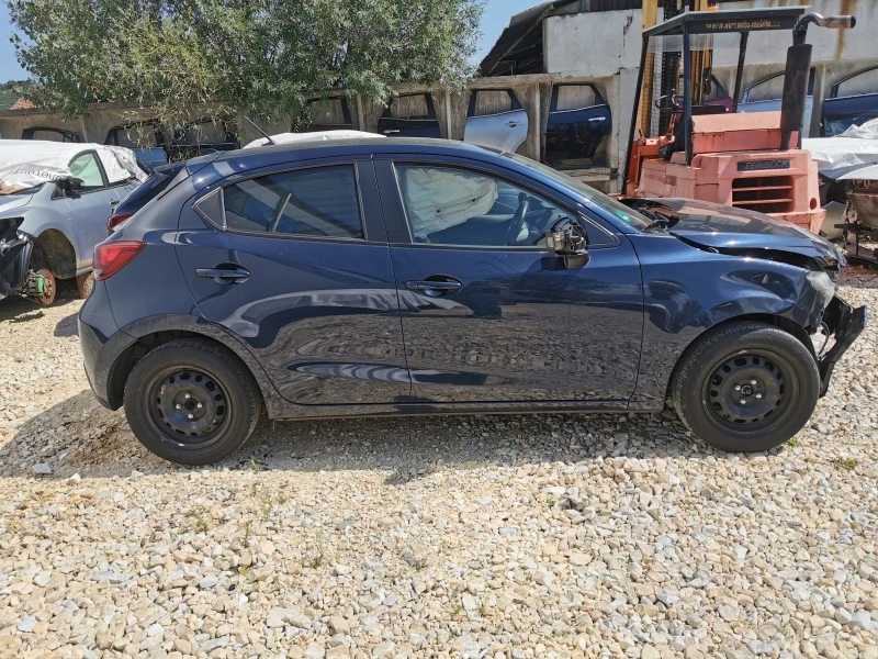 Mazda 2 1.5 SkyactivG, снимка 4 - Автомобили и джипове - 47614005