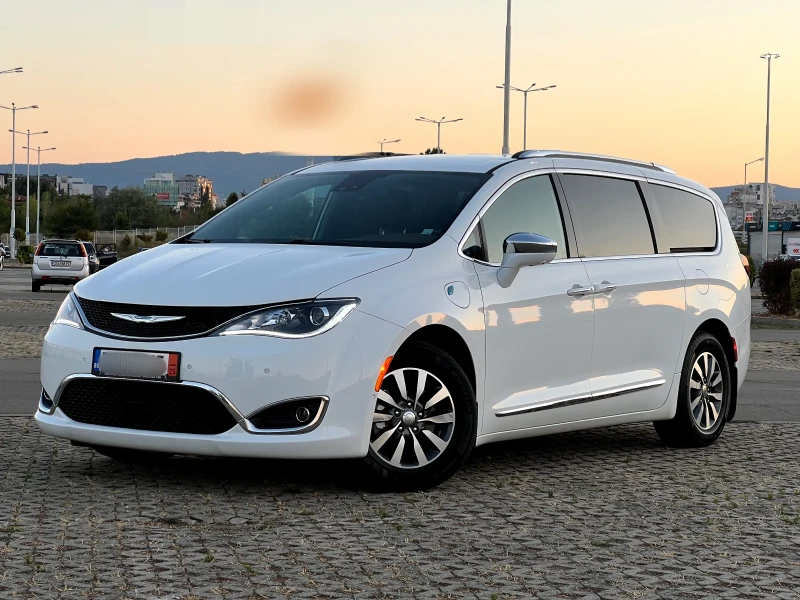 Chrysler Pacifica Hybrid Plug-in Linlmited, снимка 3 - Автомобили и джипове - 52624273