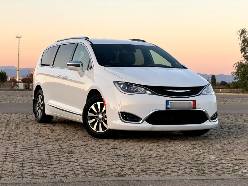 Chrysler Pacifica Hybrid Plug-in Linlmited, снимка 2 - Автомобили и джипове - 52624273