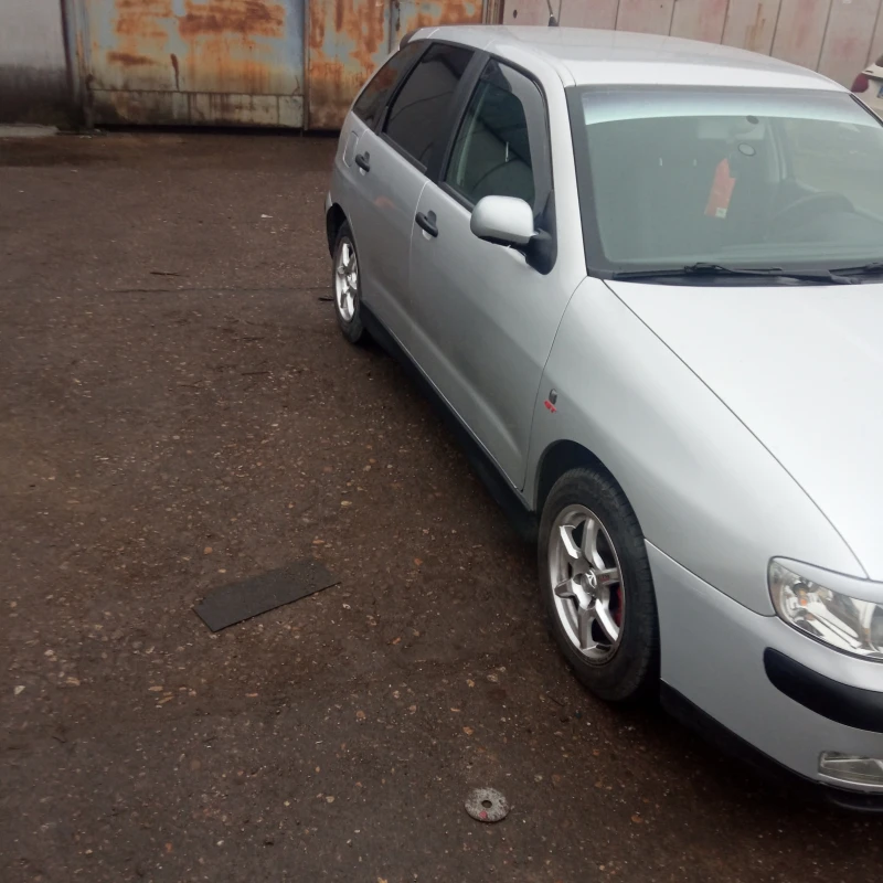 Seat Ibiza 1.4 MPI, снимка 4 - Автомобили и джипове - 52640349