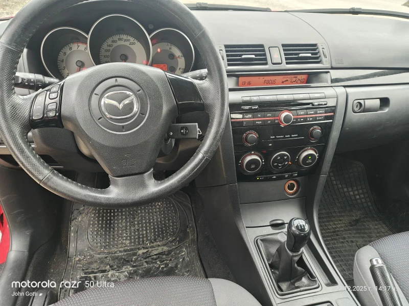Mazda 3 1.4i klimatronik Evro 4 , снимка 10 - Автомобили и джипове - 52875690