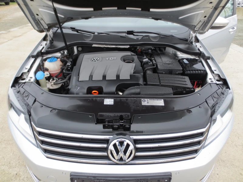 VW Passat 1.6 TDI, снимка 16 - Автомобили и джипове - 52903613