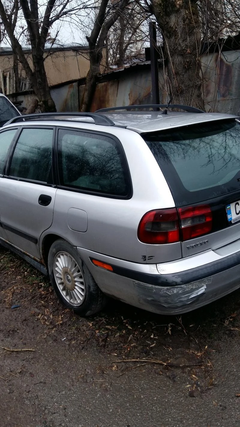 Volvo V40 TDI, снимка 3 - Автомобили и джипове - 47439630