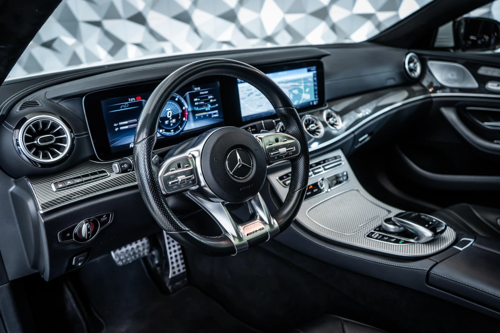 Mercedes-Benz CLS 400 d 4M AMG Package* Pano* Burmester* Монитори - изображение 8