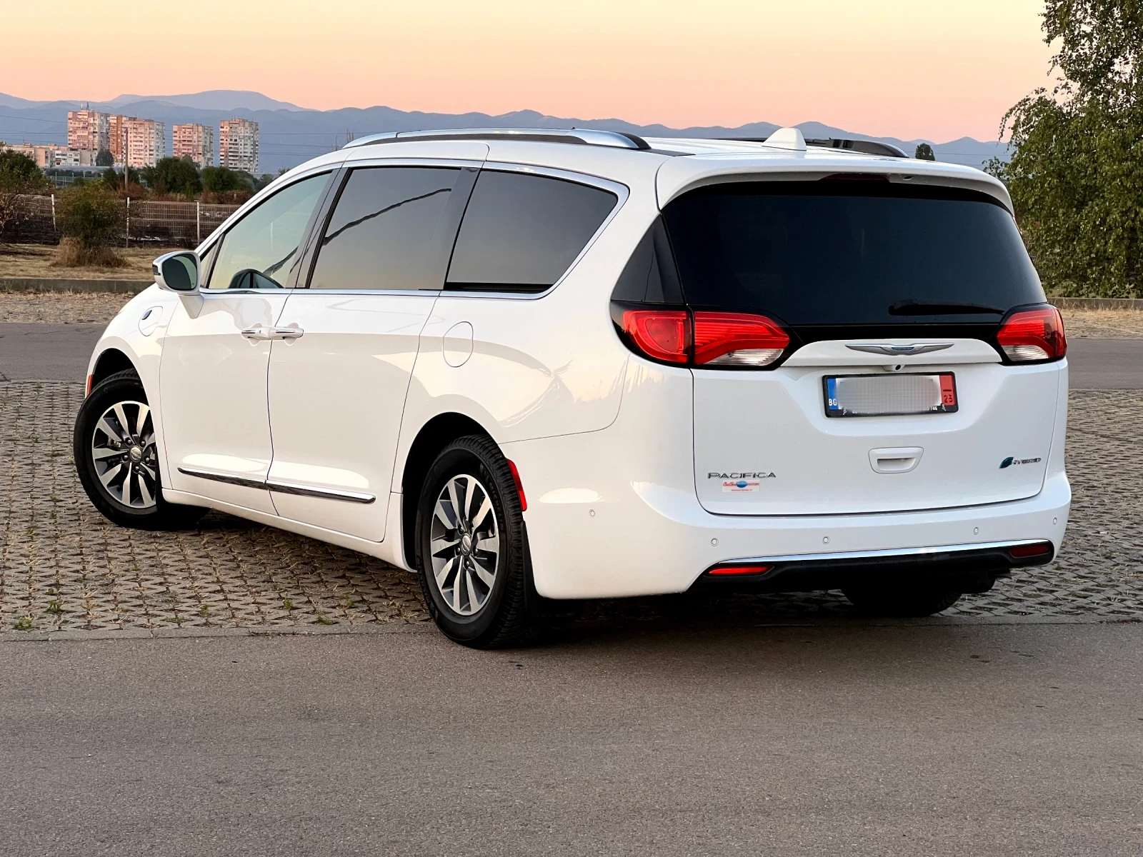Chrysler Pacifica Hybrid Plug-in Linlmited - изображение 5