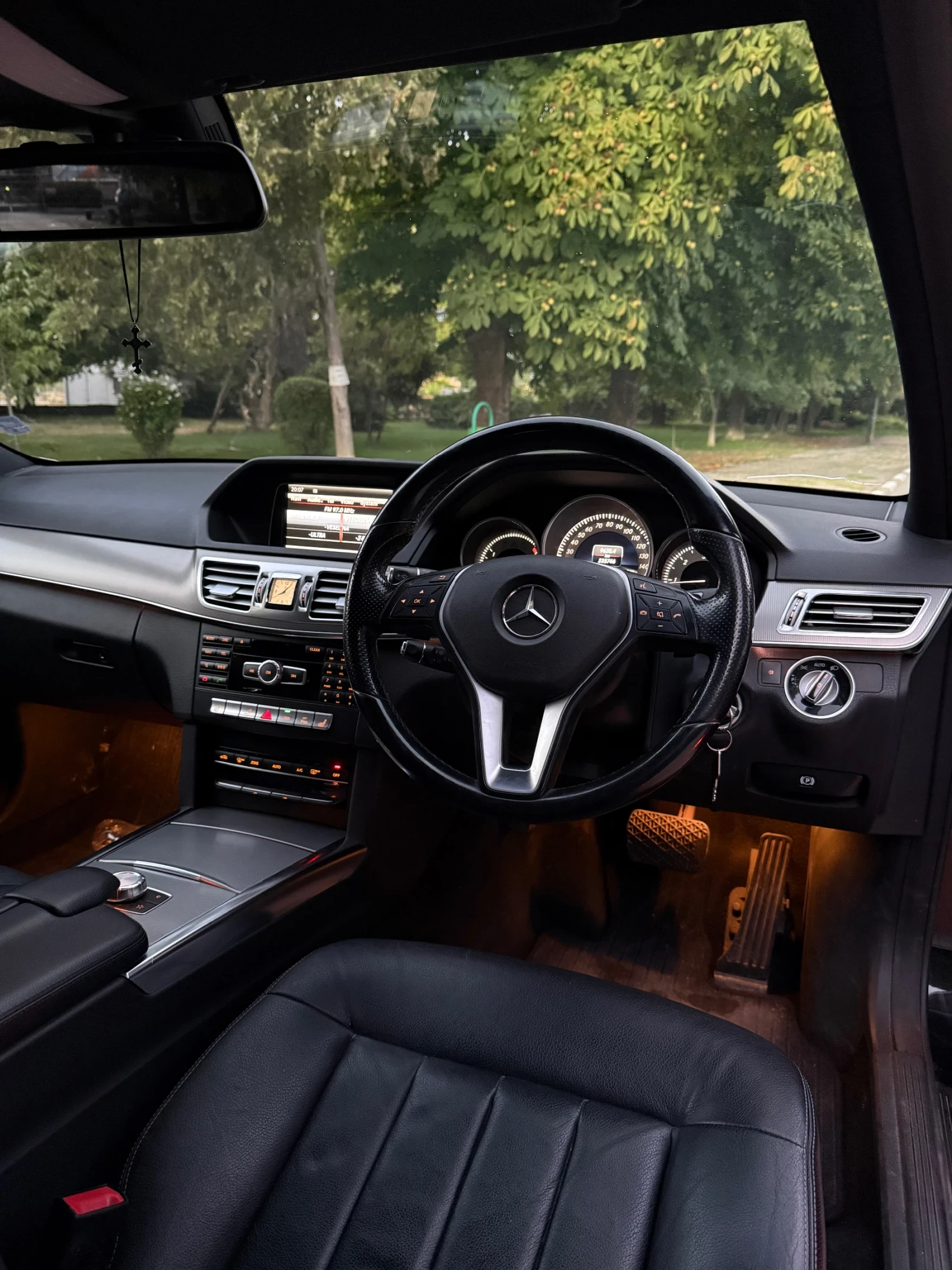 Mercedes-Benz E 220  - изображение 4