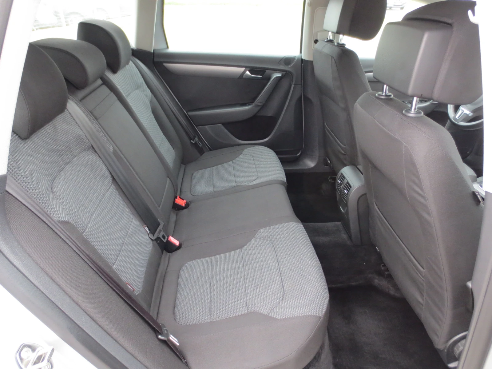 VW Passat 1.6 TDI | Mobile.bg � ����������� 13