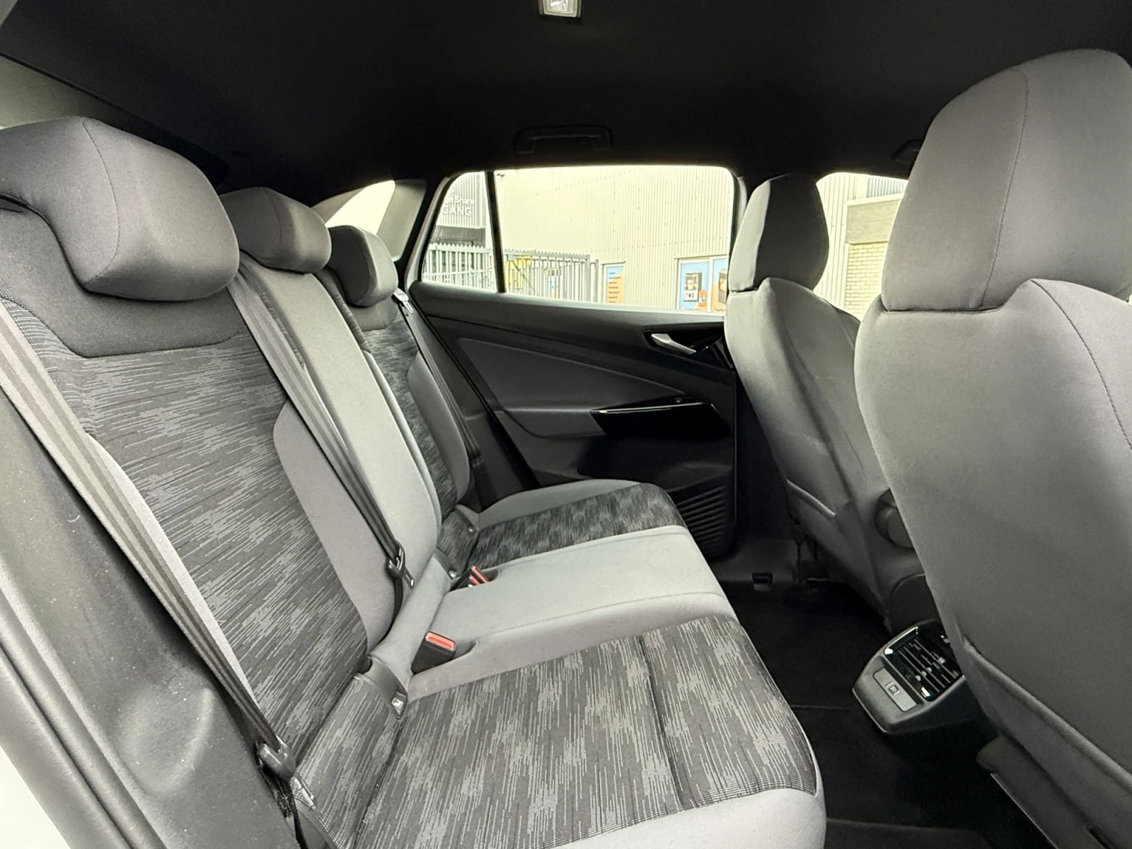 VW ID.4 Life, снимка 12 - Автомобили и джипове - 53960864