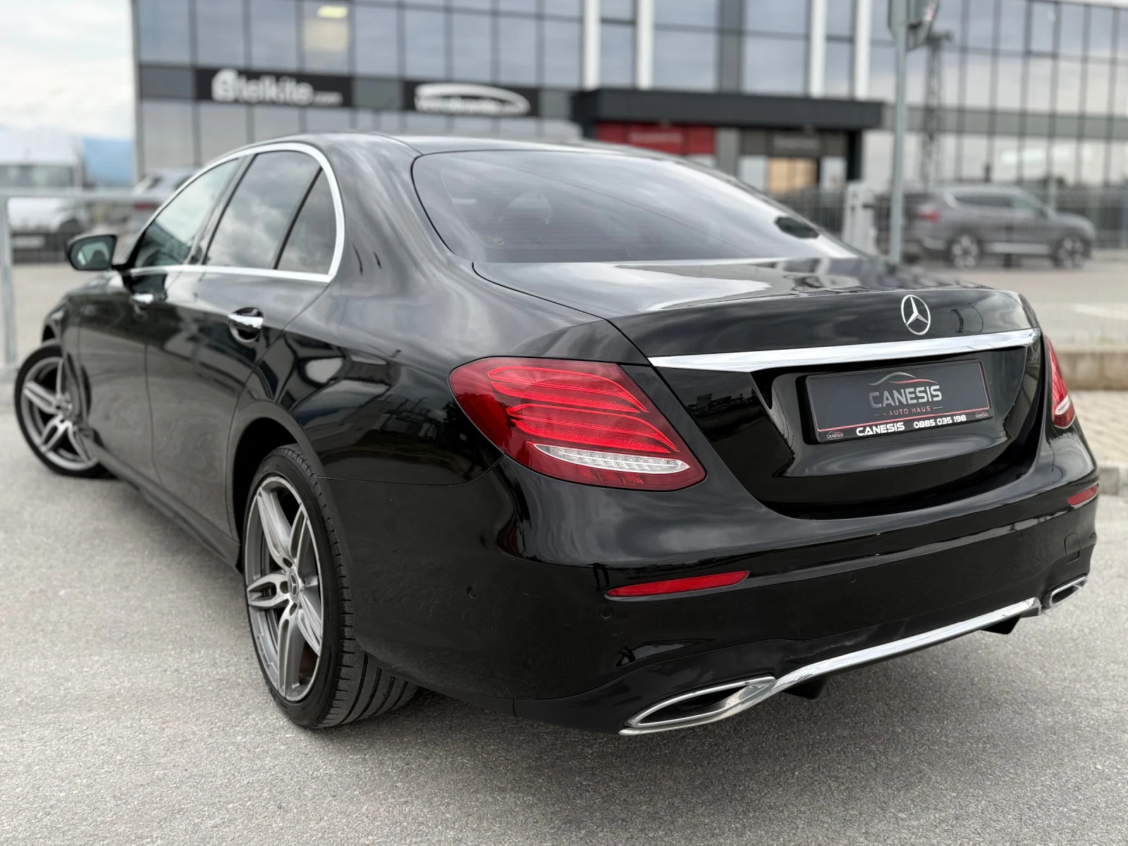 Mercedes-Benz E 220 4MATIC* AMG-LINE* DIGITAL* PODGREV* HEAD-UP* AMBIE, снимка 6 - Автомобили и джипове - 54382622