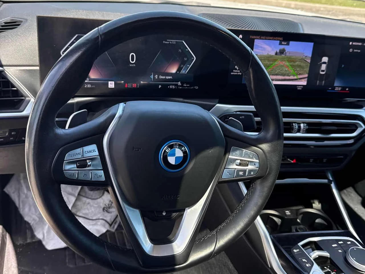 BMW 330 * e xDrive * ЛИЦЕНЗИРАН ДИЛЪР * КАМЕРА * ПОДГРЕВ, снимка 14 - Автомобили и джипове - 54716545