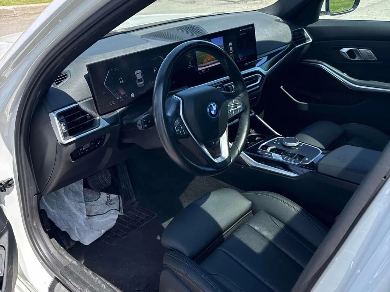 BMW 330 * e xDrive * ЛИЦЕНЗИРАН ДИЛЪР * КАМЕРА * ПОДГРЕВ, снимка 5 - Автомобили и джипове - 54716545