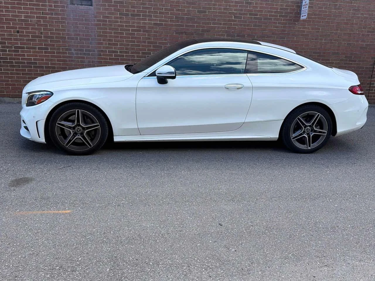 Mercedes-Benz C 300 * CARFAX * 360 КАМЕРА * ПАНОРАМА * АВТОКРЕДИТ * , снимка 2 - Автомобили и джипове - 55068720