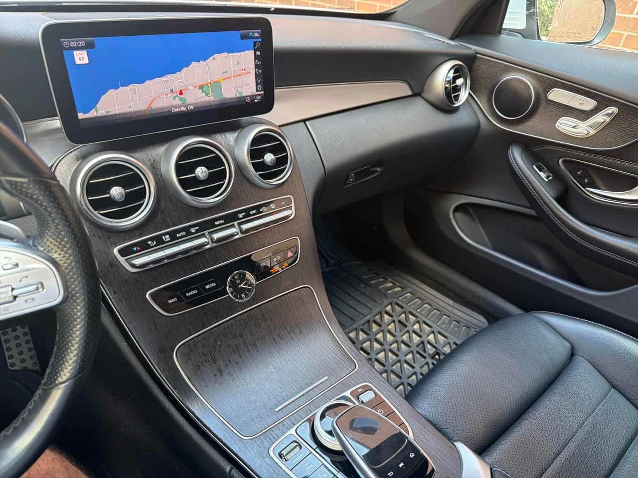 Mercedes-Benz C 300 * CARFAX * 360 КАМЕРА * ПАНОРАМА * АВТОКРЕДИТ * , снимка 9 - Автомобили и джипове - 55068720
