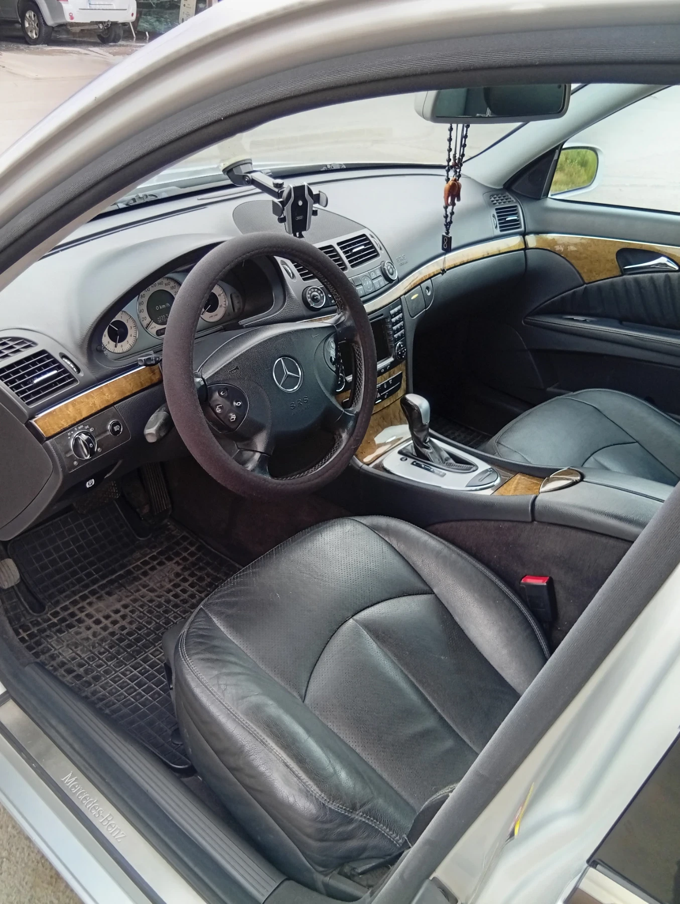 Mercedes-Benz E 320 W211, снимка 13 - Автомобили и джипове - 55211801