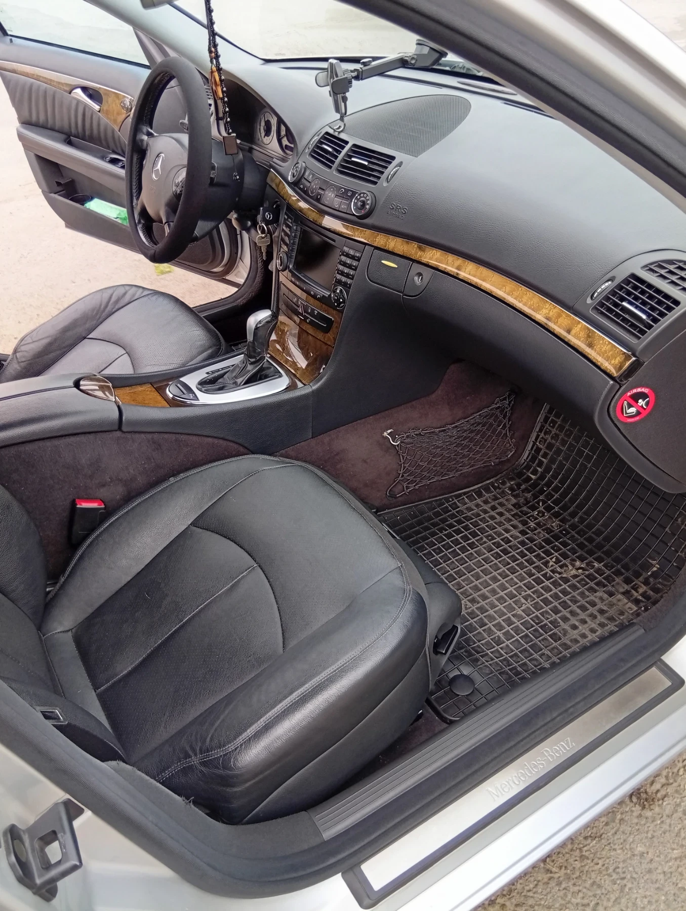 Mercedes-Benz E 320 W211, снимка 9 - Автомобили и джипове - 55211801