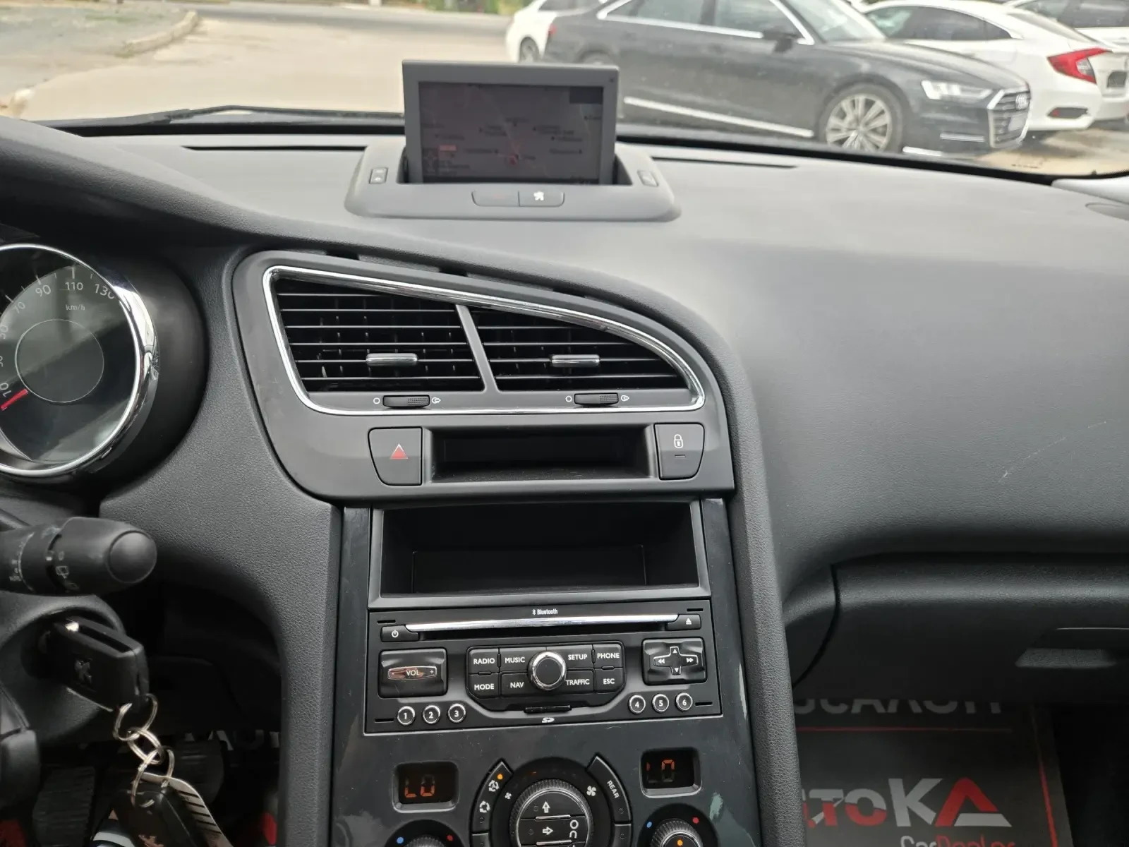 Peugeot 5008 1.6HDI-112kc= 6СКОРОСТИ= НАВИ= АВТОПИЛОТ, снимка 15 - Автомобили и джипове - 55224497