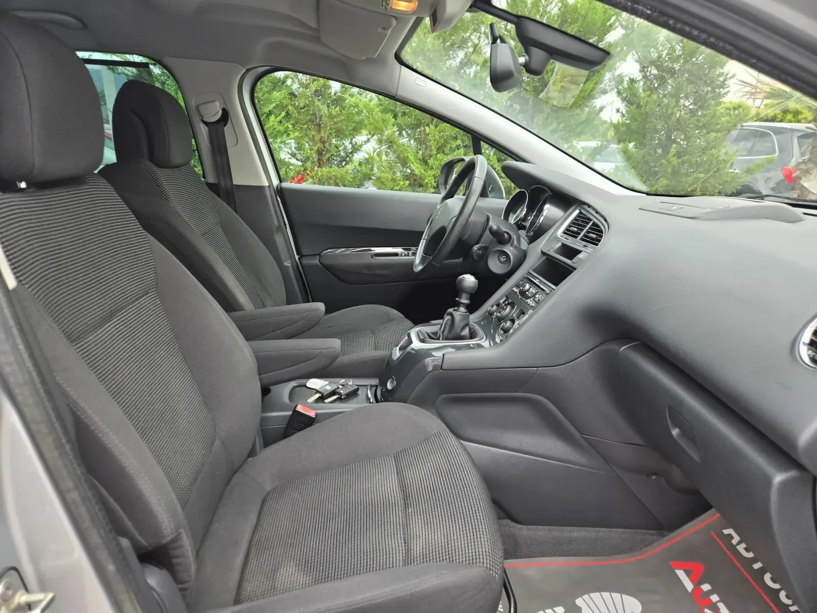 Peugeot 5008 1.6HDI-112kc= 6СКОРОСТИ= НАВИ= АВТОПИЛОТ, снимка 14 - Автомобили и джипове - 55224497
