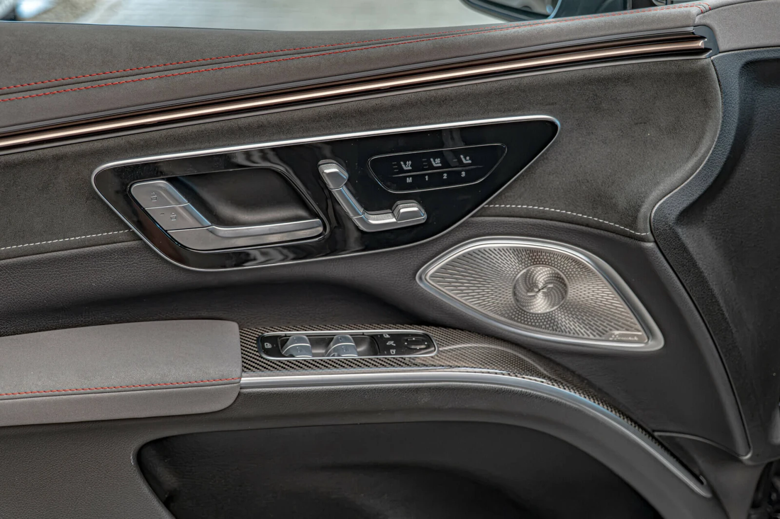 Mercedes-Benz EQS 450+ 125kWh/AMG/HuD/Hyper Screen/Burme./Pano./Карб, снимка 13 - Автомобили и джипове - 55611322