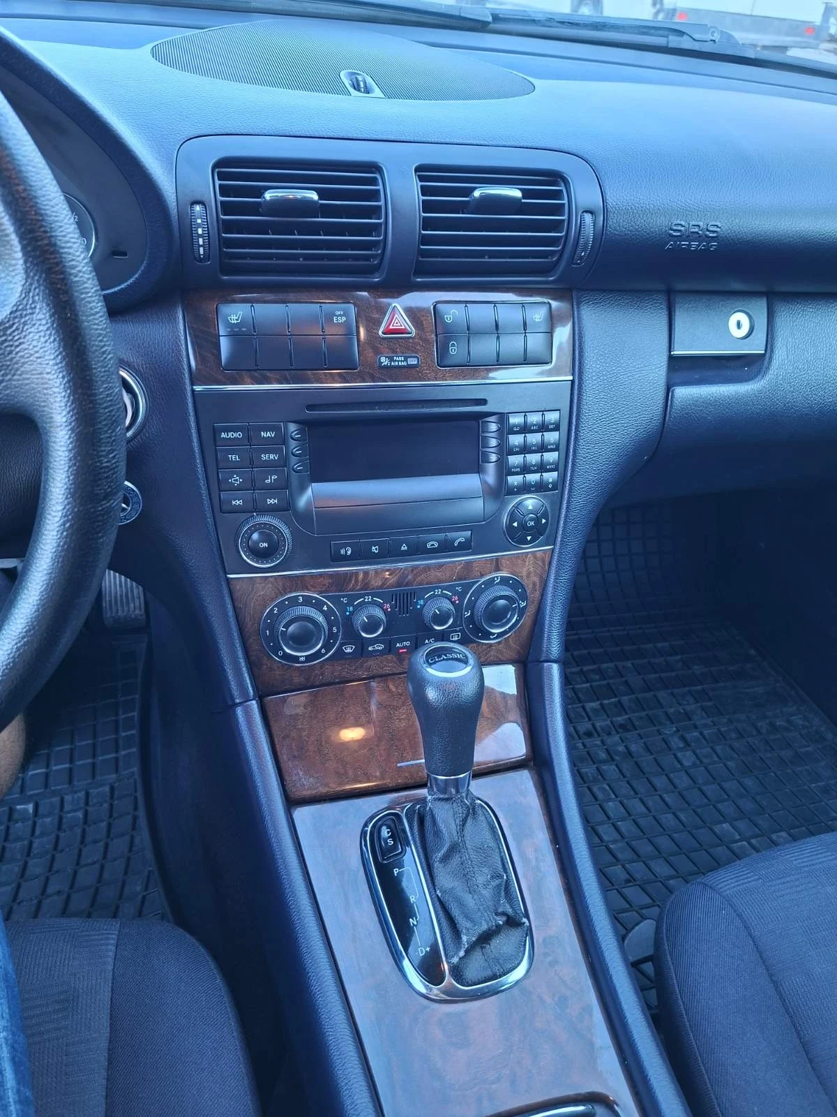 Mercedes-Benz C 220, снимка 14 - Автомобили и джипове - 55743495