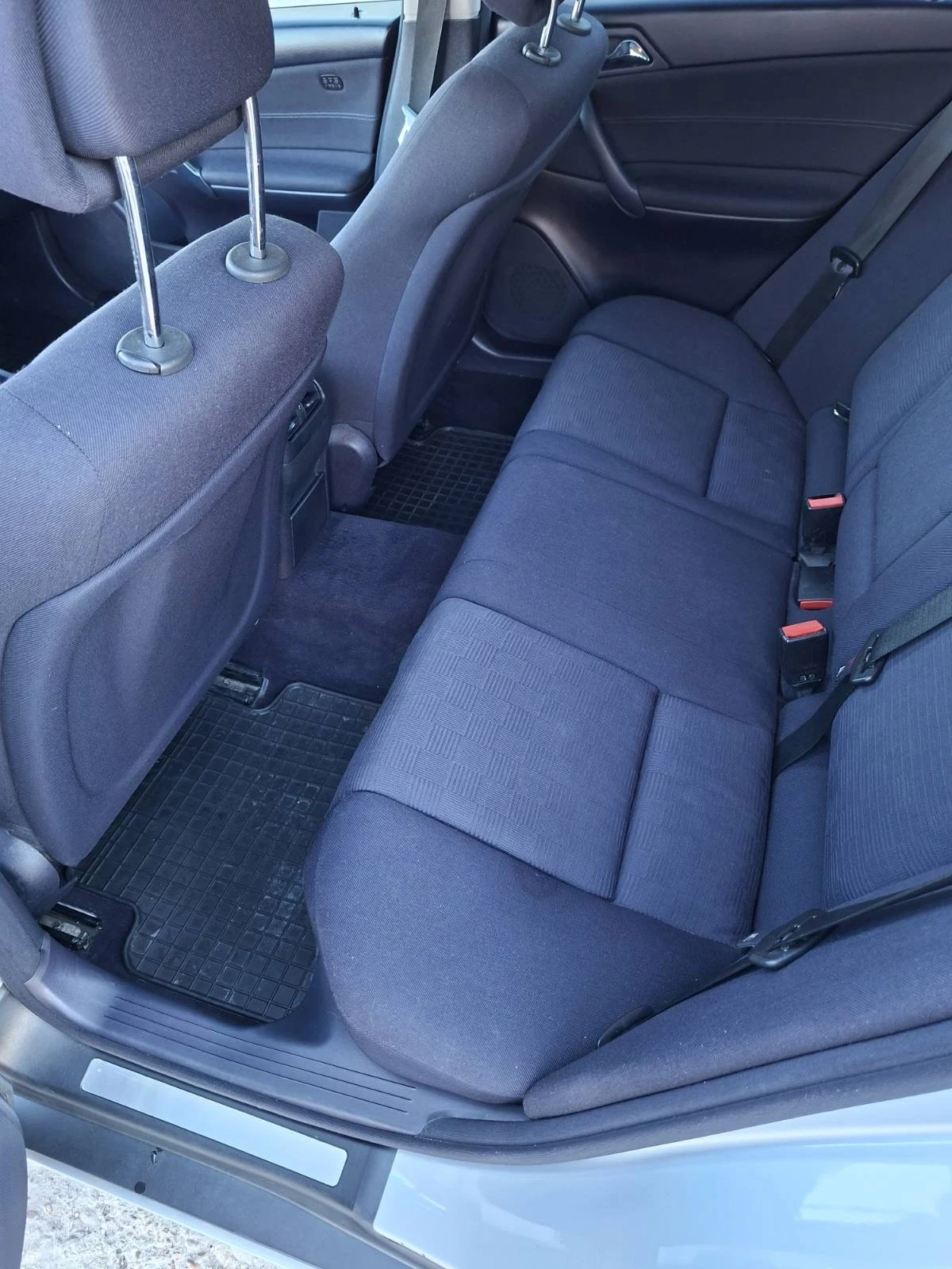 Mercedes-Benz C 220, снимка 11 - Автомобили и джипове - 55743495