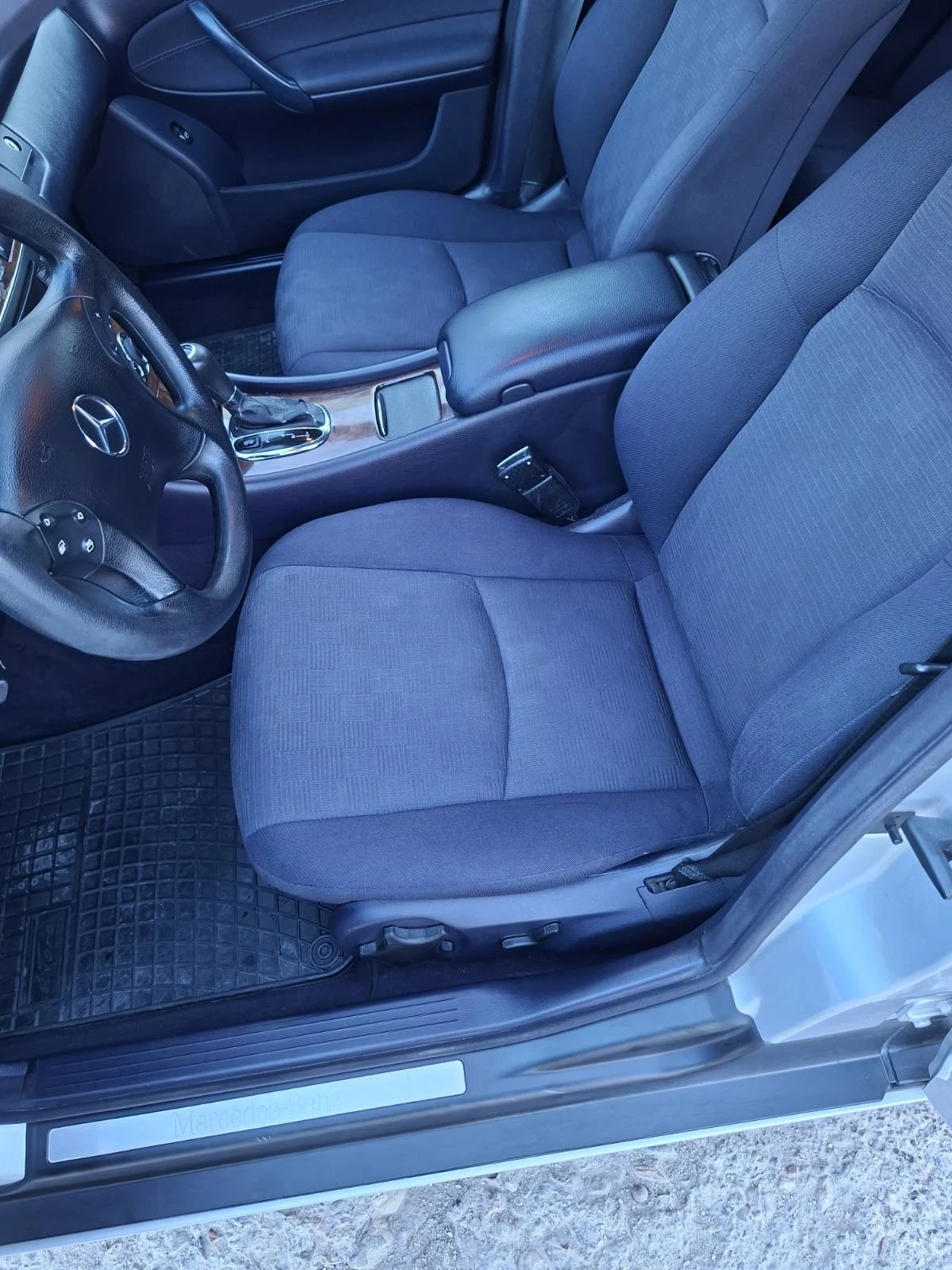 Mercedes-Benz C 220, снимка 12 - Автомобили и джипове - 55743495