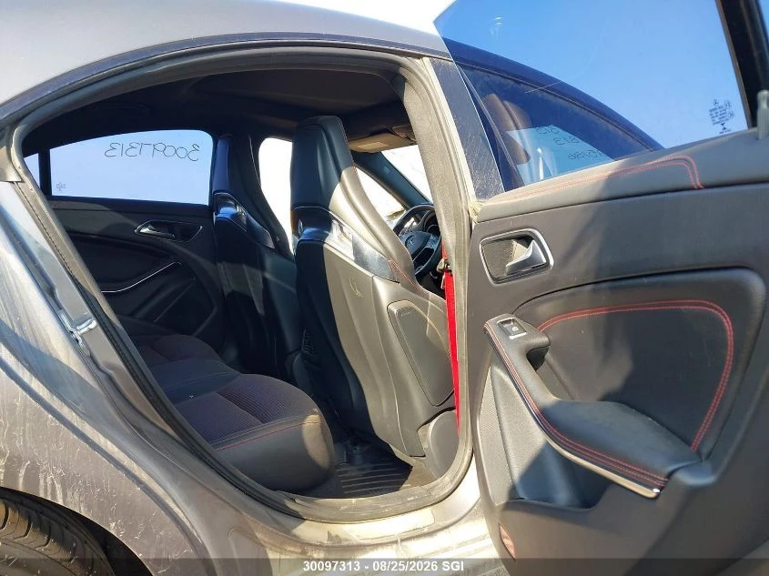 Mercedes-Benz CLA 45 AMG 4MATIC, снимка 11 - Автомобили и джипове - 55825293