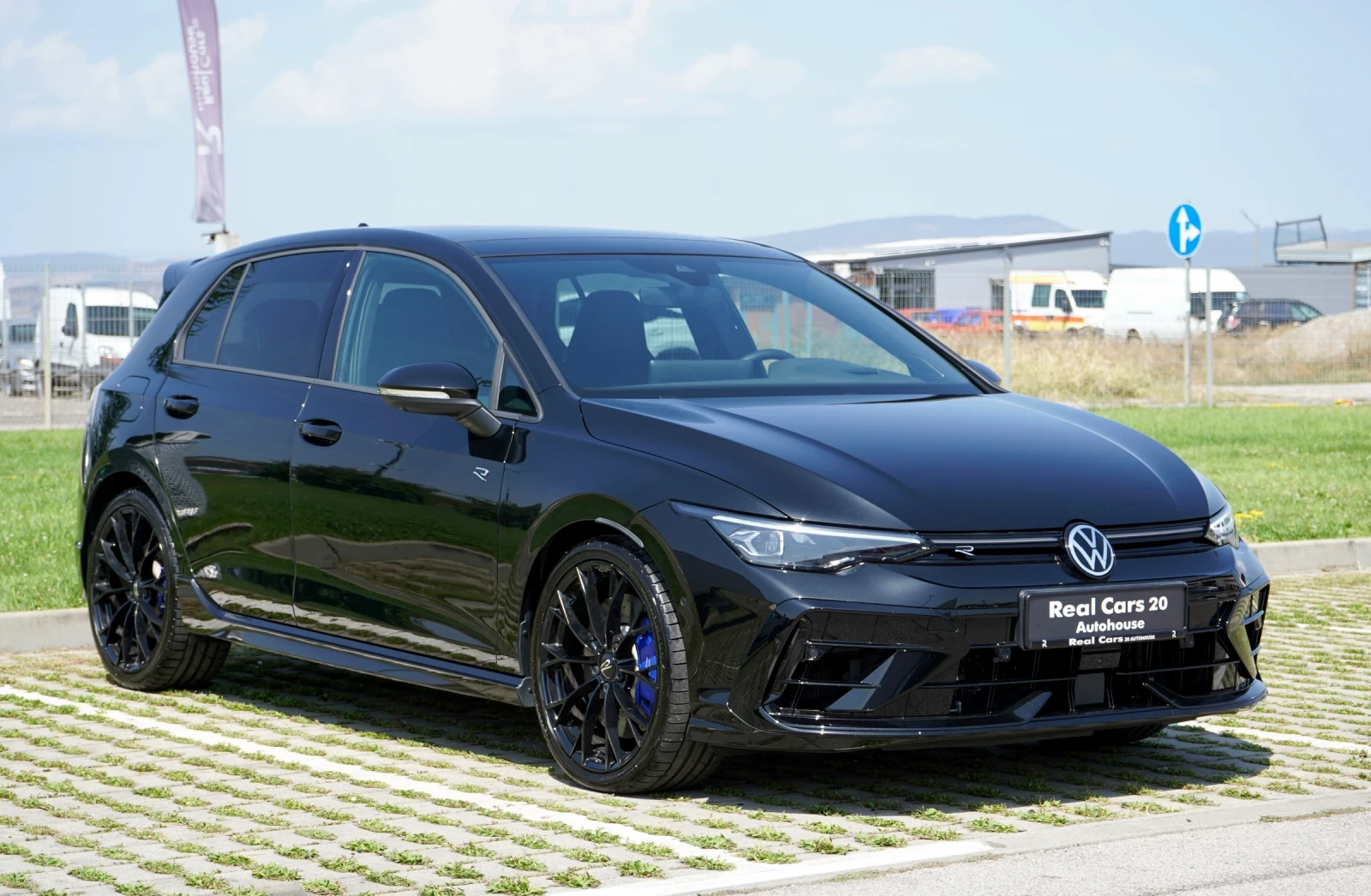 VW Golf R* H/K* PANORAMA* AKRAPOVIC* 360CAM* , снимка 3 - Автомобили и джипове - 55887355