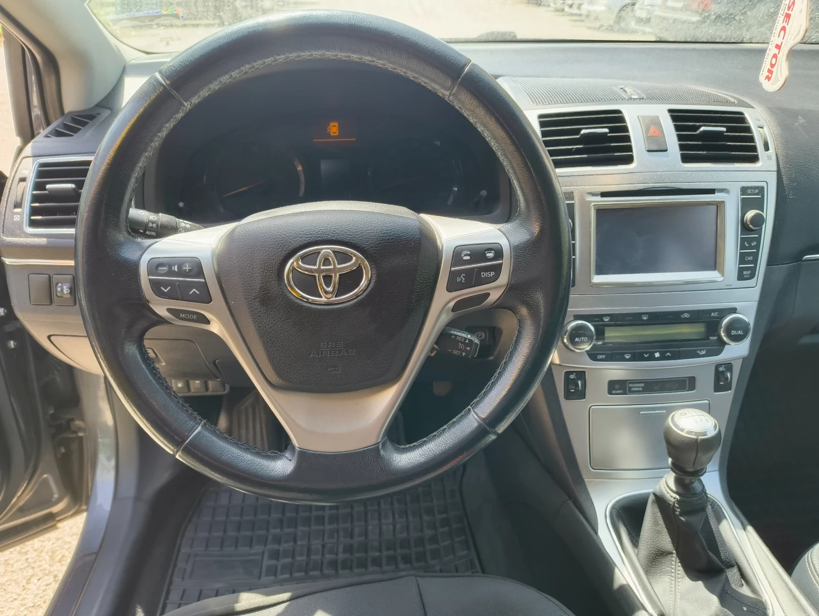 Toyota Avensis T27, снимка 3 - Автомобили и джипове - 56165384