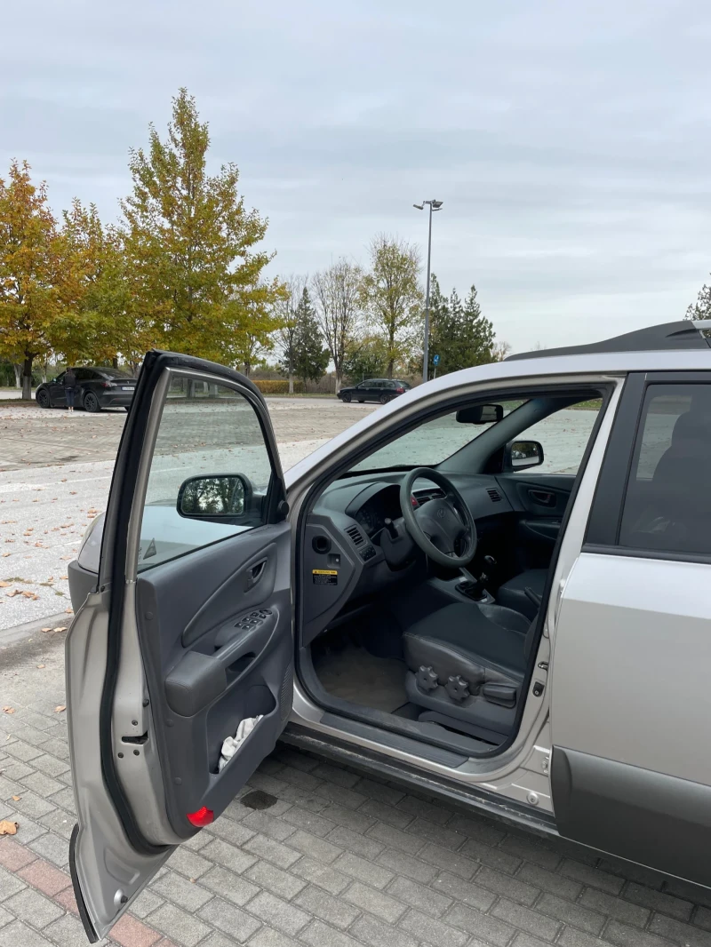 Hyundai Tucson, снимка 8 - Автомобили и джипове - 52193889