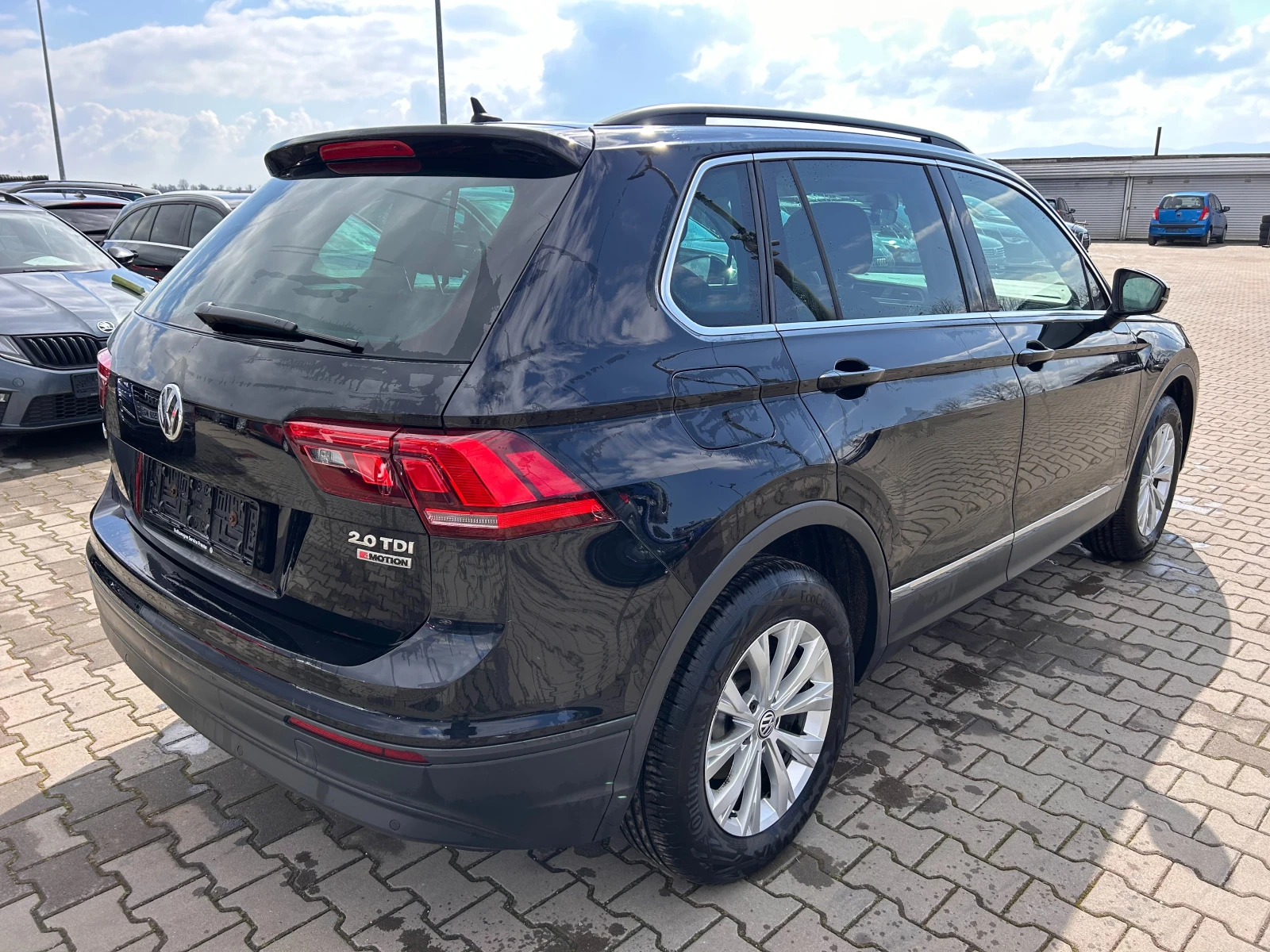 VW Tiguan 2.0 4MOTION ABTOMAT/NAVI/KAMERA EURO 6 - изображение 6