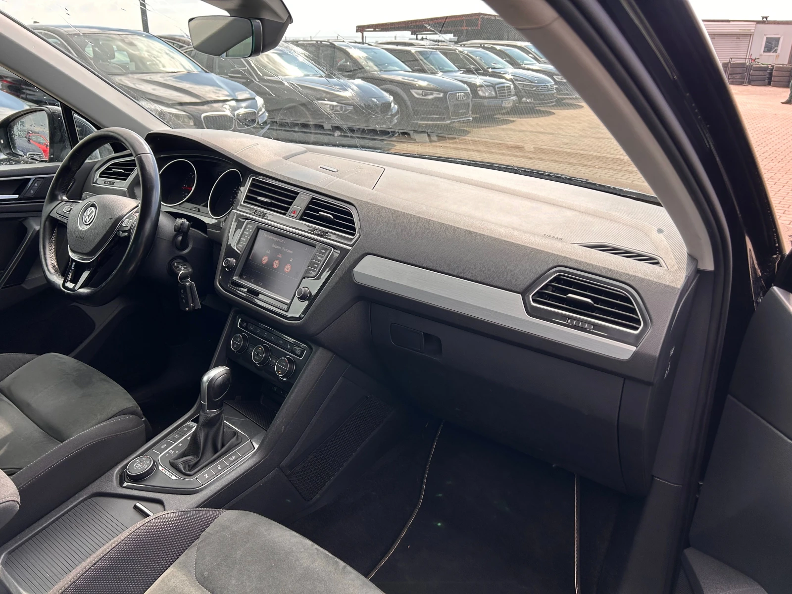 VW Tiguan 2.0 4MOTION ABTOMAT/NAVI/KAMERA EURO 6 - изображение 10