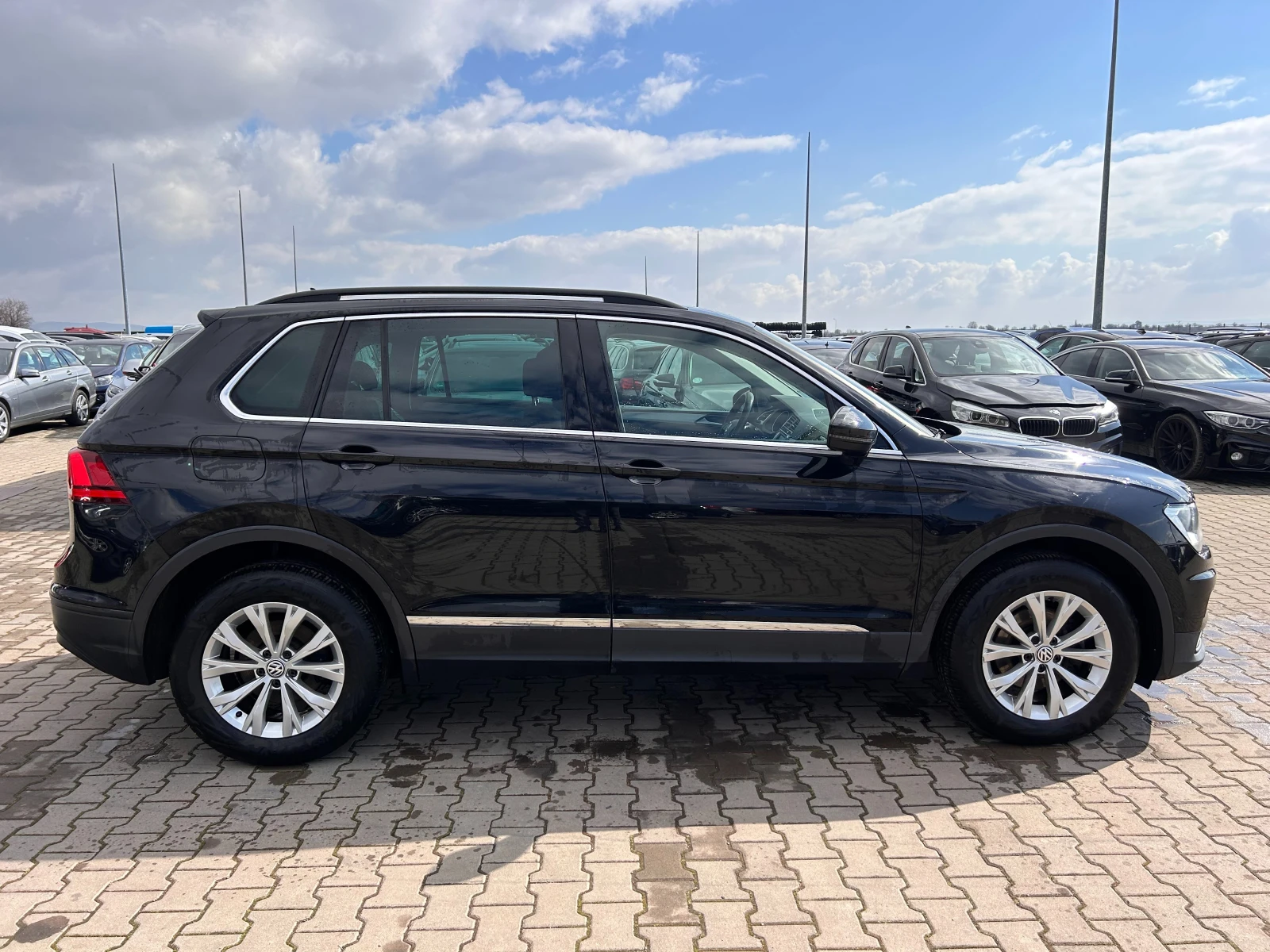 VW Tiguan 2.0 4MOTION ABTOMAT/NAVI/KAMERA EURO 6 - изображение 5