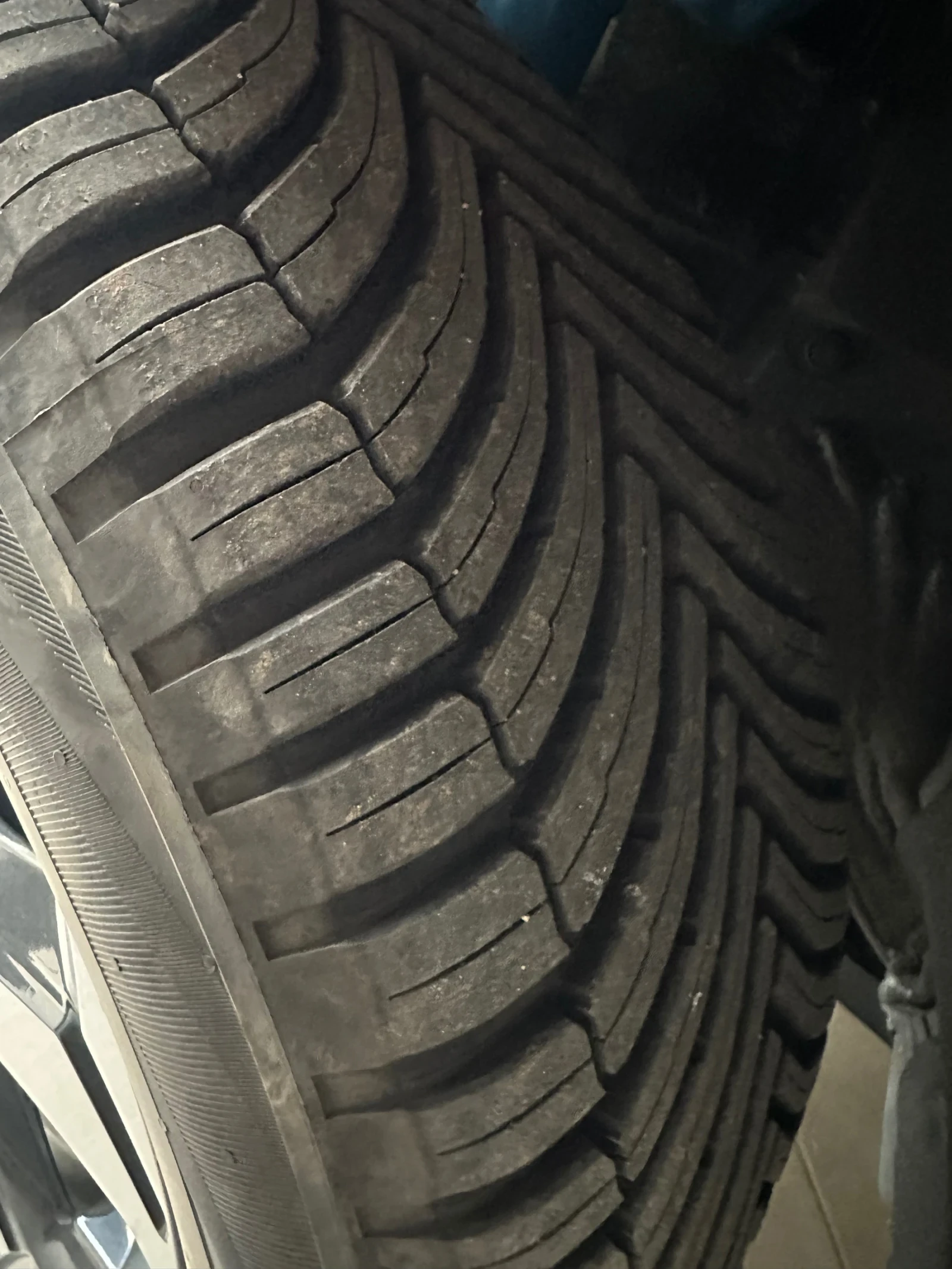 Toyota Rav4 Rav 4 AWD (4x4) XSE Hybrid Nightshade edition  - изображение 9