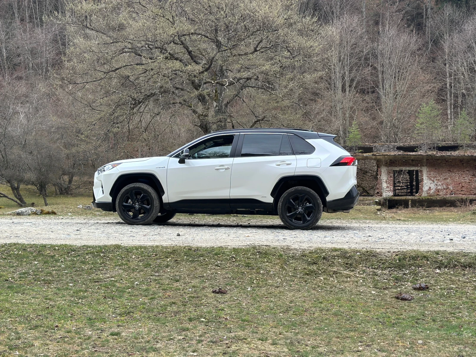 Toyota Rav4 Rav 4 AWD (4x4) XSE Hybrid Nightshade edition  - изображение 5