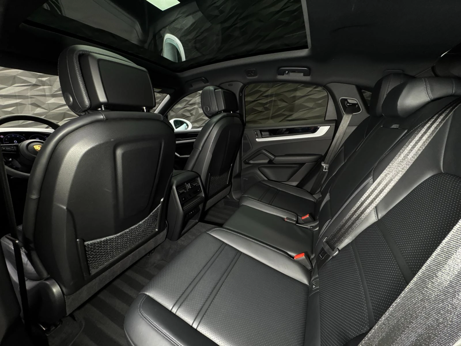 Porsche Cayenne E-hybrid Coupe* Bose* Pano - изображение 8