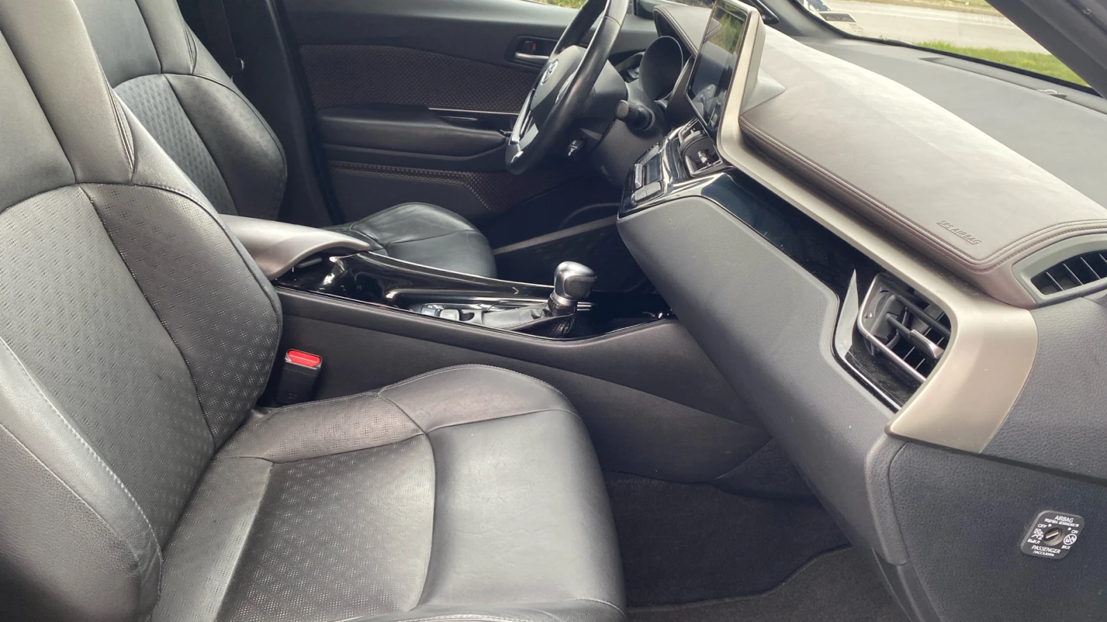 Toyota C-HR 1.8 HEV Classy, снимка 8 - Автомобили и джипове - 53730556