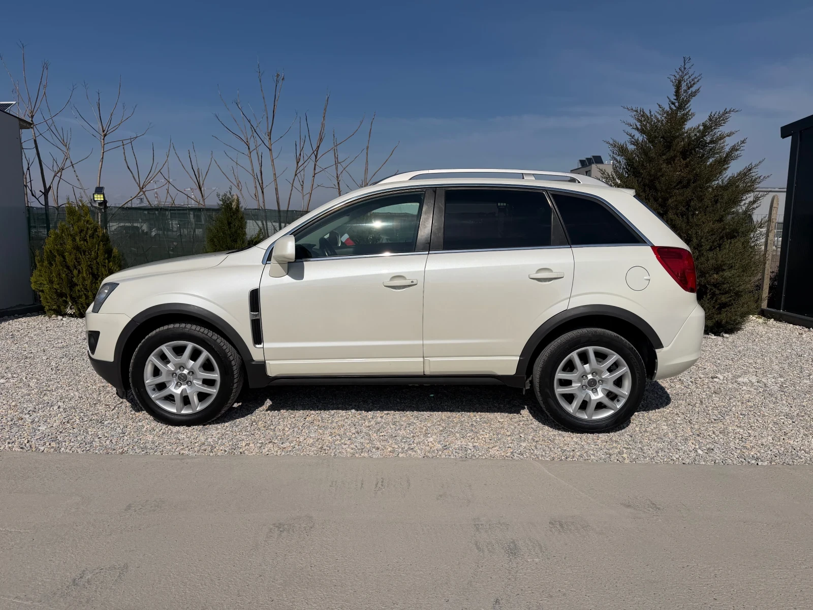 Opel Antara 2.2 163kc 4x4 Автоматик, снимка 7 - Автомобили и джипове - 53757440