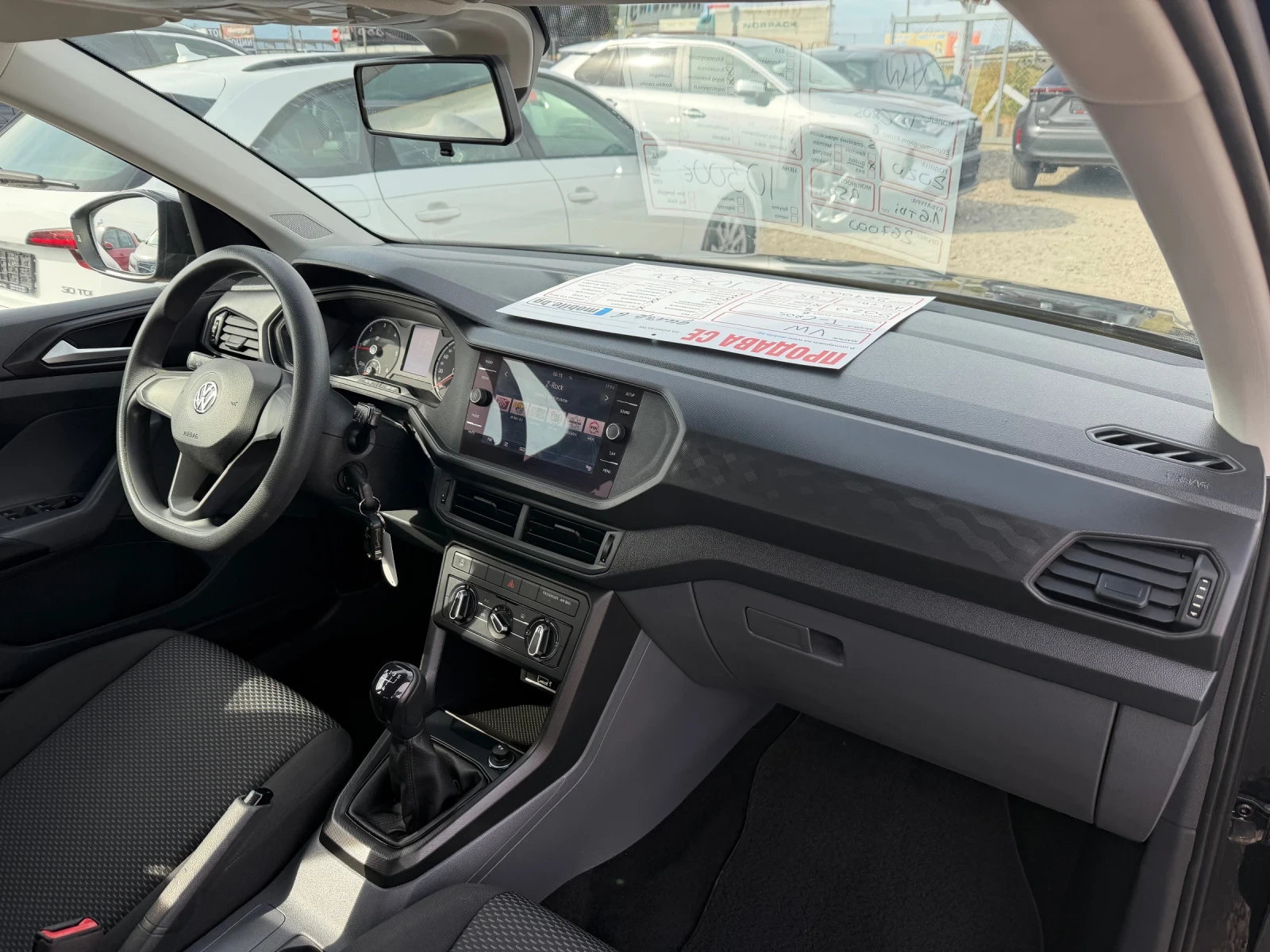 VW T-Cross 1.6 D, снимка 13 - Автомобили и джипове - 56278975