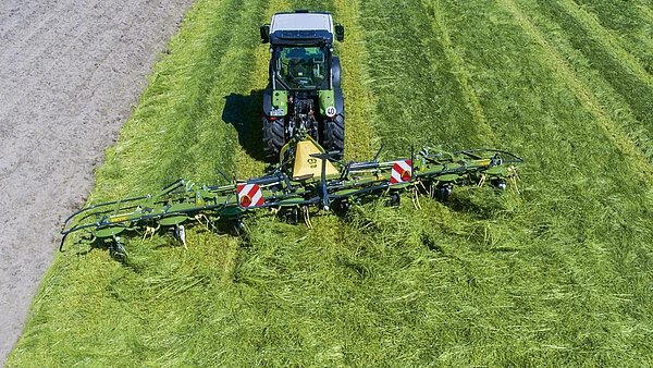 Сенообръщачка Krone Vendro 470 - изображение 10