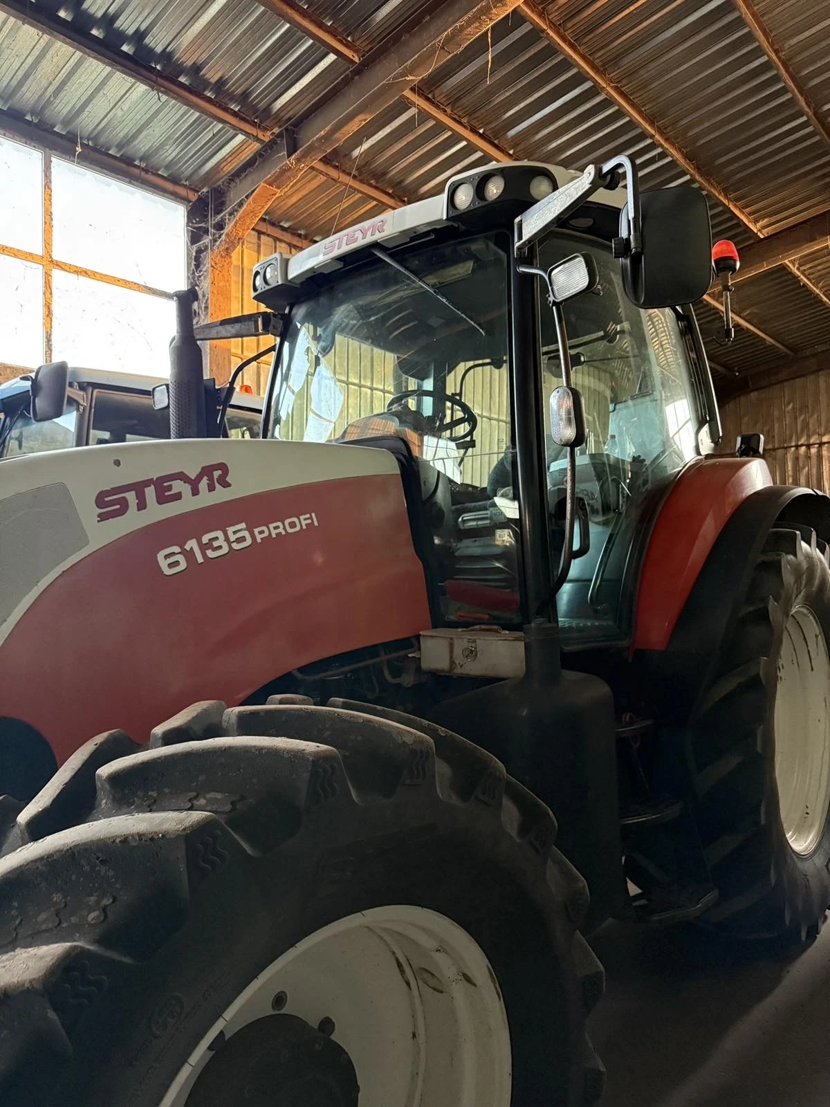 Трактор Steyr 6135 profi, снимка 4 - Селскостопанска техника - 56730285