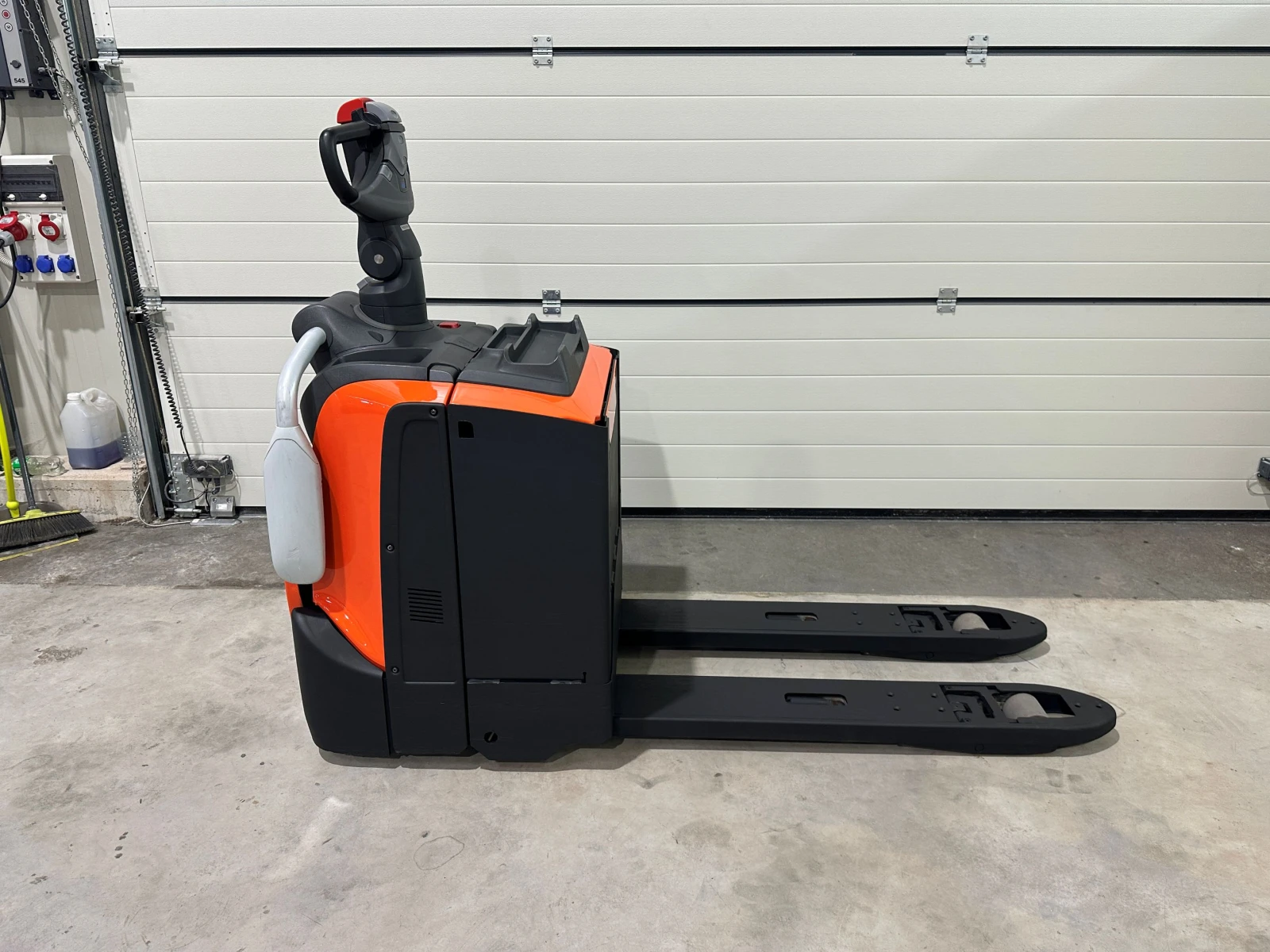 Електрокар Toyota LPE200