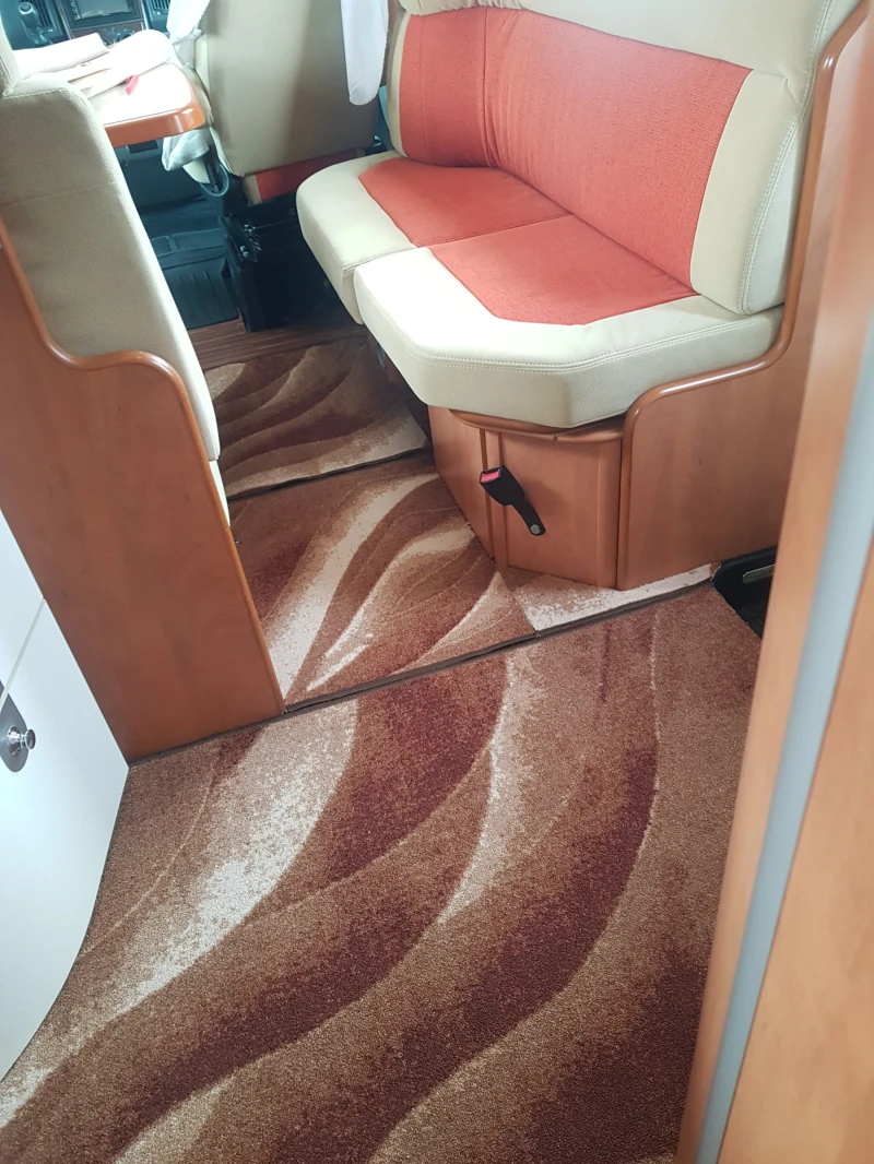 Кемпер Carthago Chic - C line T Plus 3.0 Motor 160 kc Зимно Изпълн, снимка 15 - Каравани и кемпери - 53435807