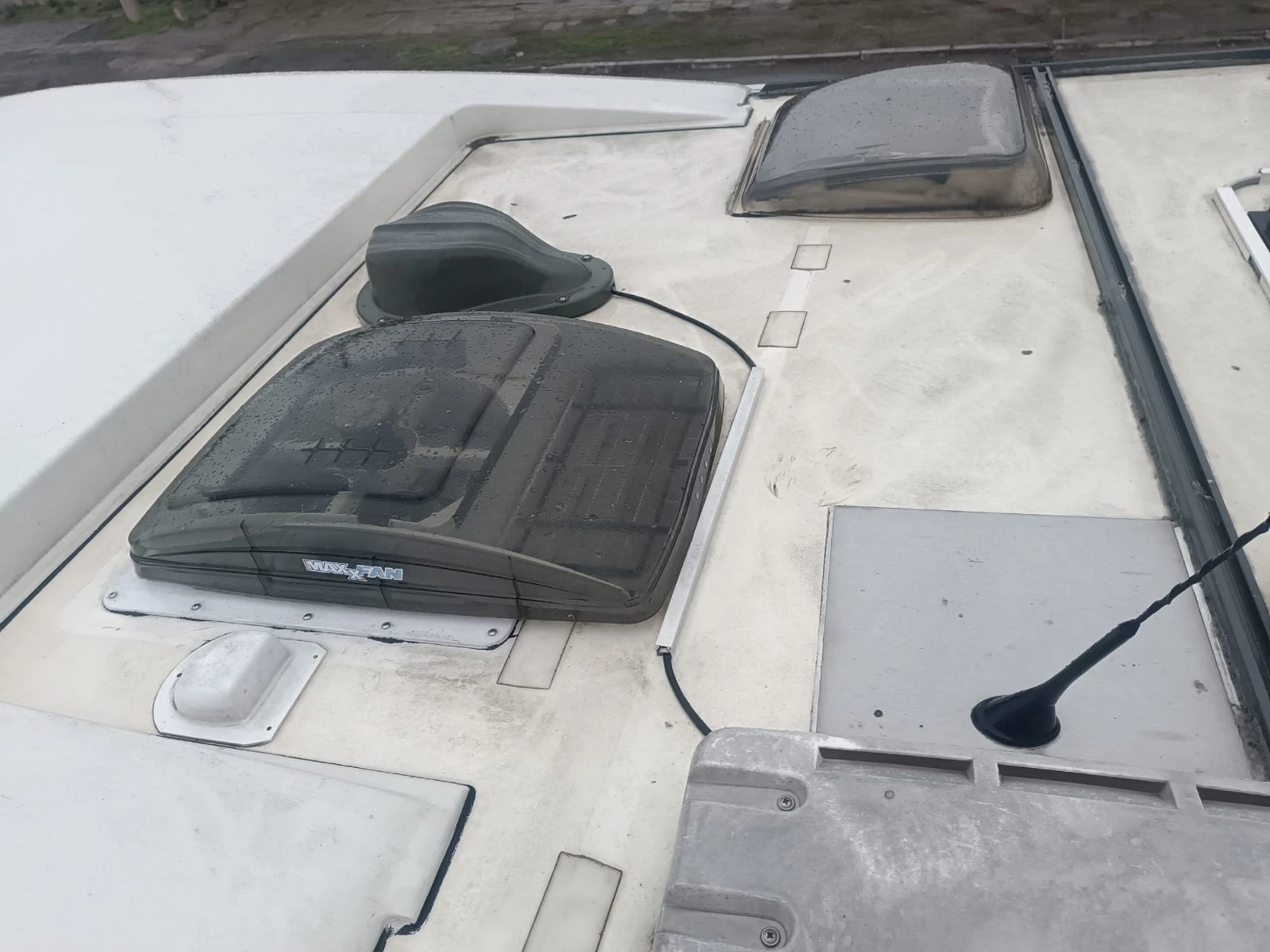 Кемпер Carthago Chic - C line T Plus 3.0 Motor 160 kc Зимно Изпълн - изображение 2