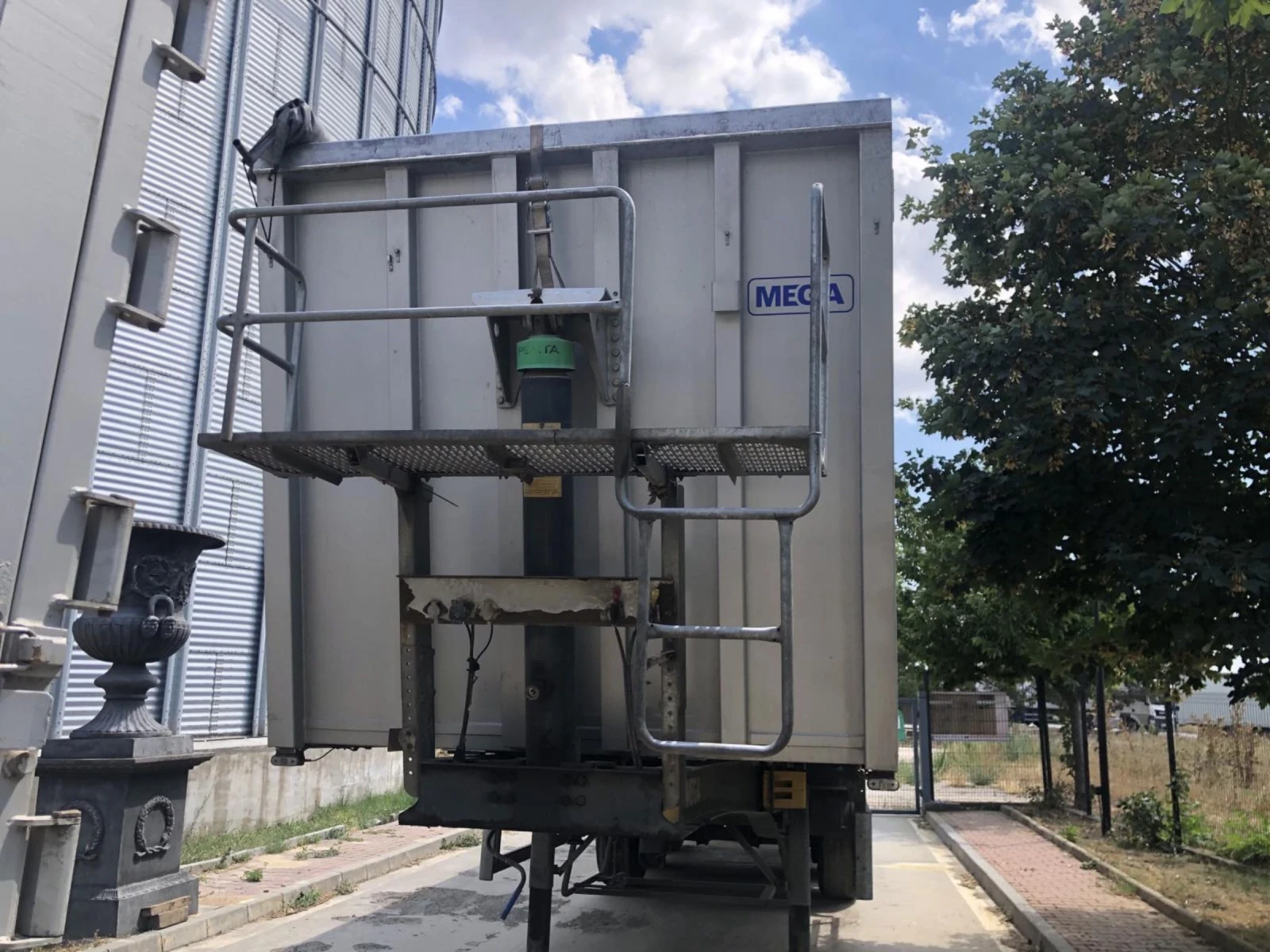  Mega MNL /     | Mobile.bg   4