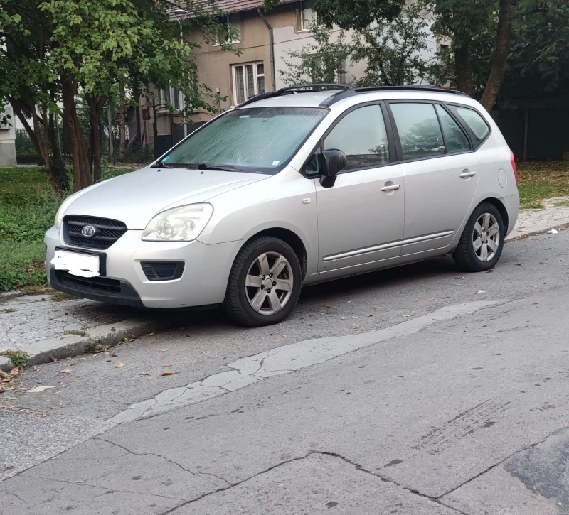 Kia Carens, снимка 5 - Автомобили и джипове - 48017680