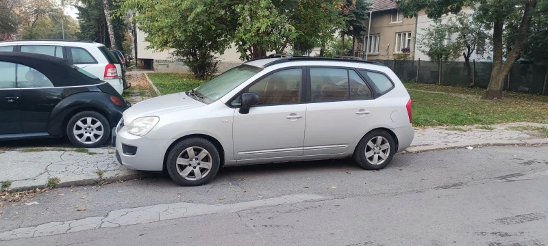 Kia Carens, снимка 7 - Автомобили и джипове - 48017680