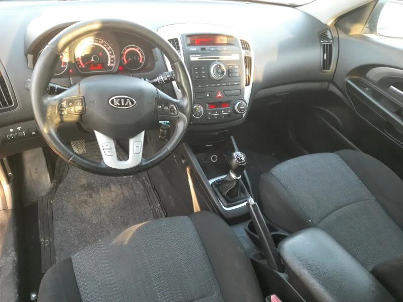 Kia Ceed 1.6CRDI     116KS, снимка 10 - Автомобили и джипове - 49017904