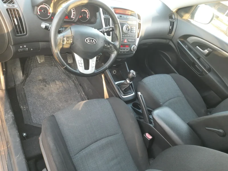 Kia Ceed 1.6CRDI     116KS, снимка 11 - Автомобили и джипове - 49017904